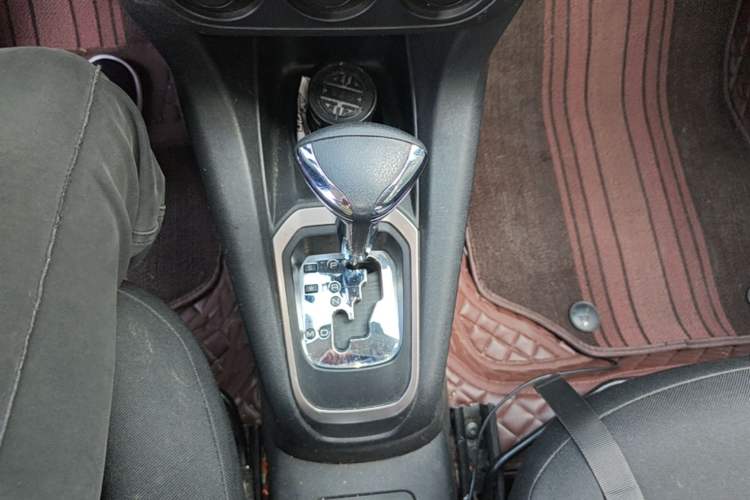 Used Peugeot 301 2016 1.6L Automatic Comfort Edition Gear Lever