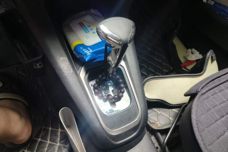 Used Peugeot 301 2016 1.6L Automatic Comfort Edition Gear Lever