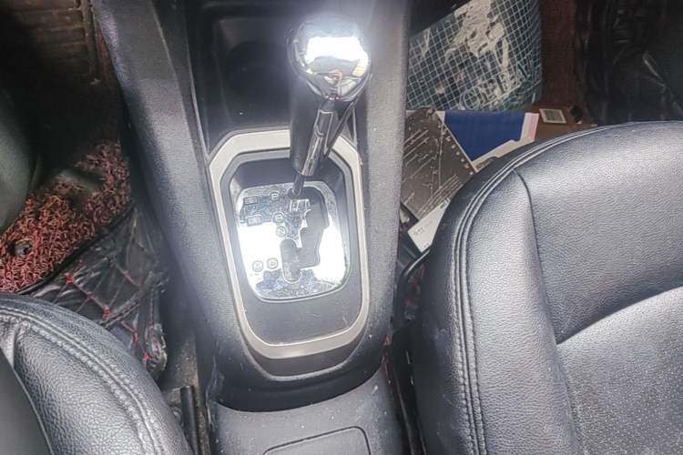 Used Peugeot 301 2016 1.6L Automatic Comfort Edition Gear Lever
