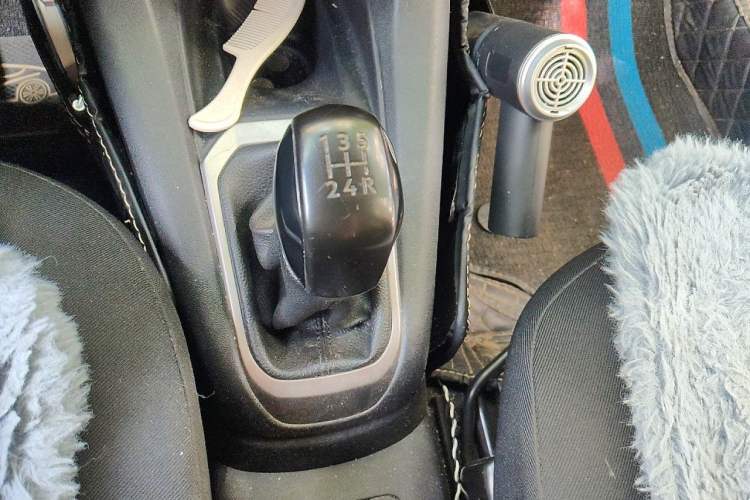 Used Peugeot 301 2016 1.6L Manual Comfort Edition Gear Lever