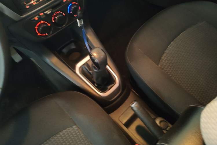 Used Peugeot 301 2016 1.6L Manual Comfort Edition Gear Lever