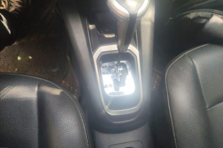 Used Peugeot 301 2016 1.6L Automatic Comfort Edition Gear Lever