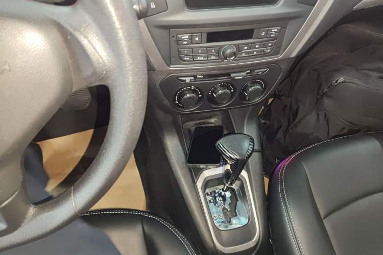 Used Peugeot 301 2016 1.6L Automatic Comfort Edition Gear Lever