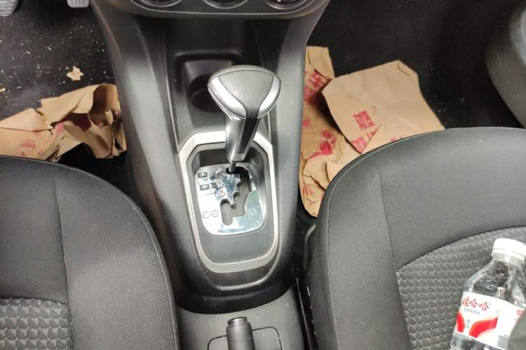 Used Peugeot 301 2016 1.6L Automatic Comfort Edition Gear Lever