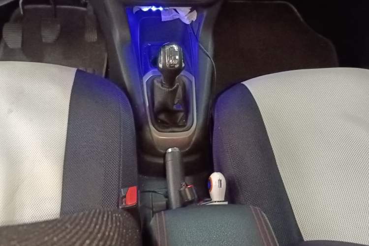 Used Peugeot 301 2016 1.6L Manual Comfort Edition Gear Lever