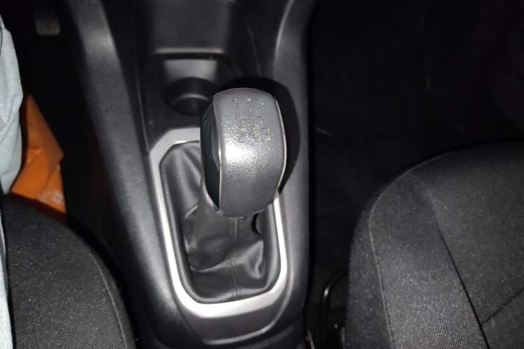 Used Peugeot 301 2016 1.6L Manual Comfort Edition Gear Lever