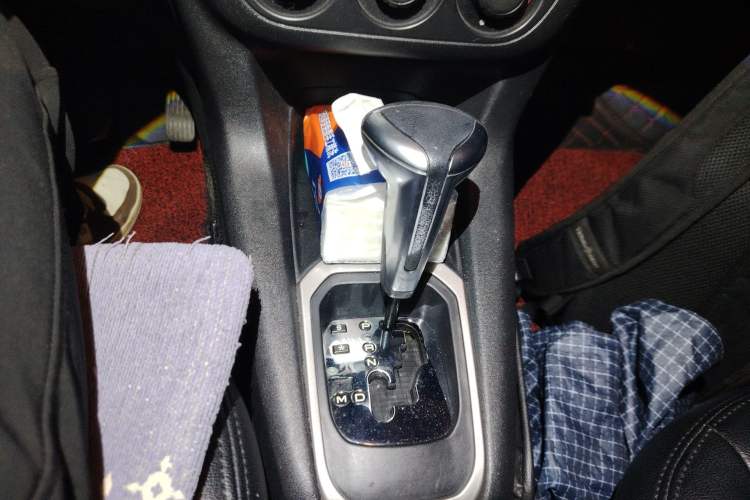 Used Peugeot 301 2016 1.6L Automatic Comfort Edition Gear Lever