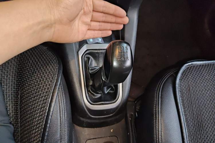 Used Peugeot 301 2016 1.6L Manual Comfort Edition Gear Lever