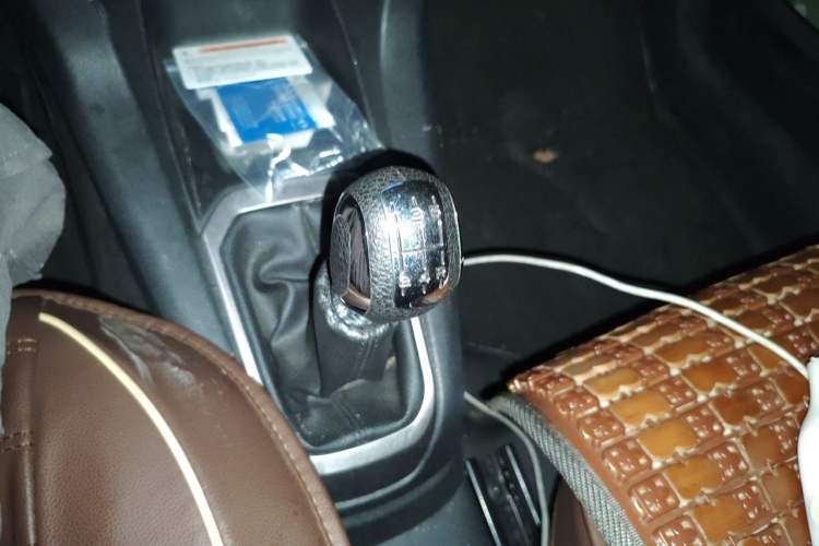 Used Peugeot 301 2016 1.6L Manual Comfort Edition Gear Lever