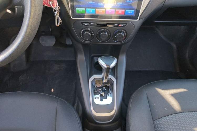 Used Peugeot 301 2016 1.6L Automatic Comfort Edition Gear Lever