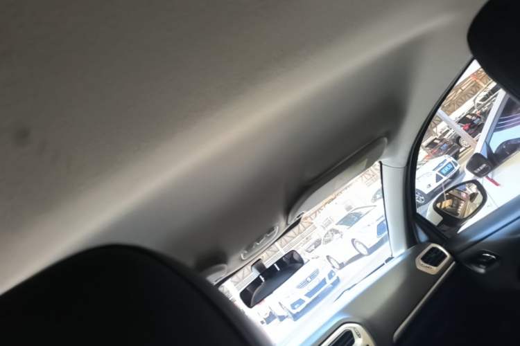 Used Peugeot 301 2016 1.6L Automatic Comfort Edition Headliner
