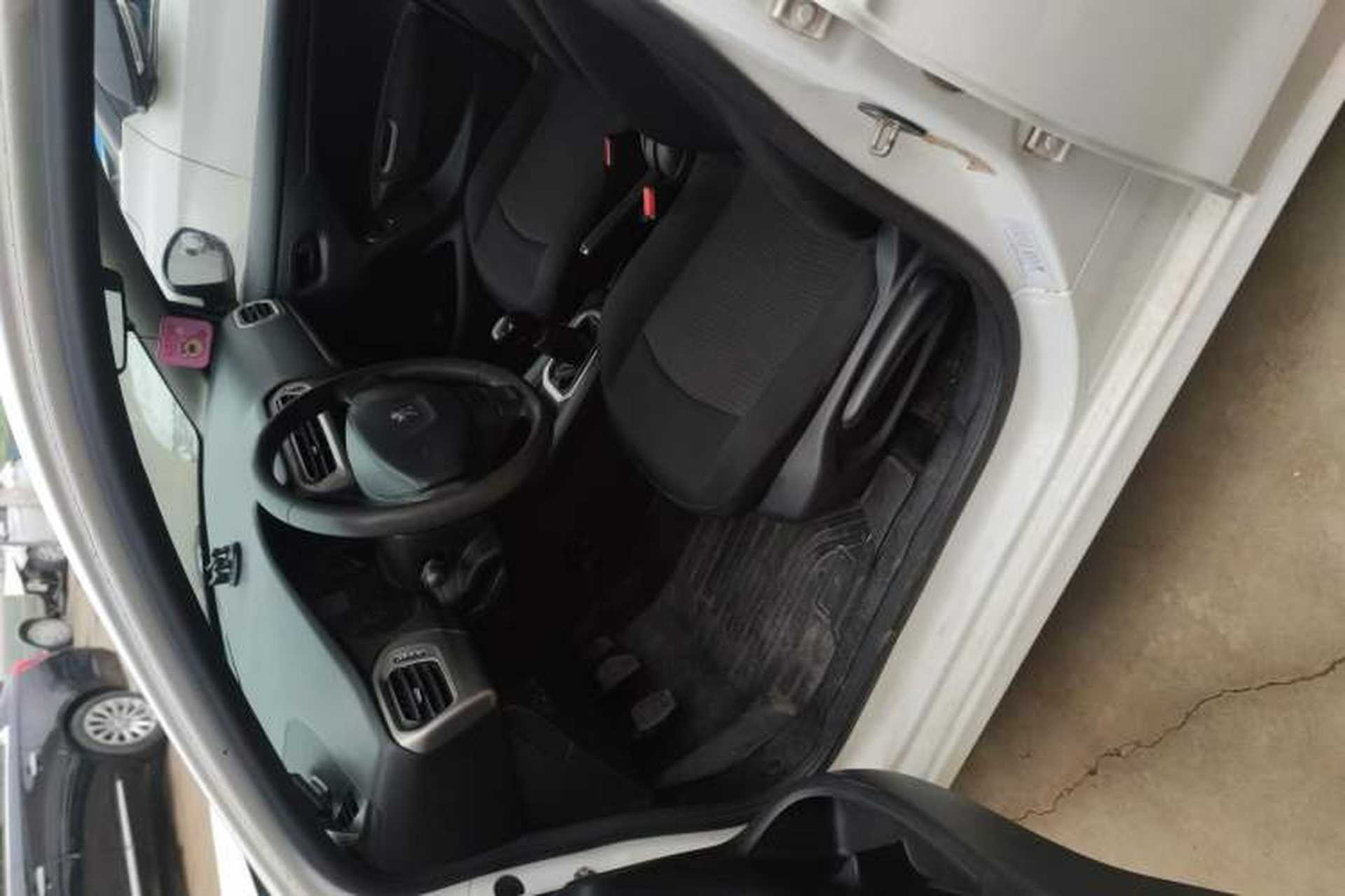 Used Peugeot 301 2016 1.6L Manual Comfort Edition Interior 2