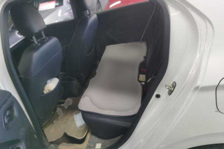 Used Peugeot 301 2016 1.6L Manual Comfort Edition Interior 4