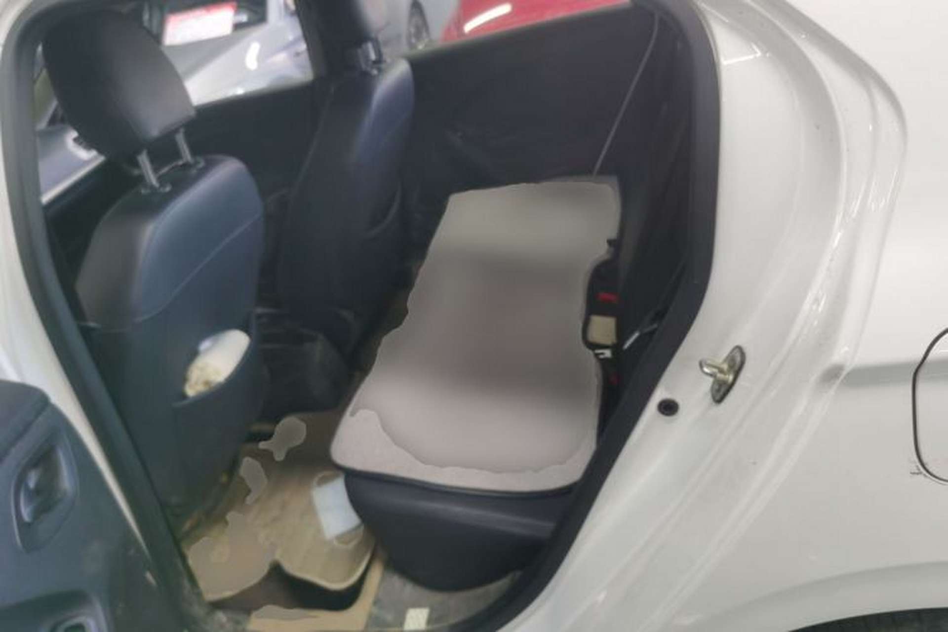 Used Peugeot 301 2016 1.6L Manual Comfort Edition Interior 4