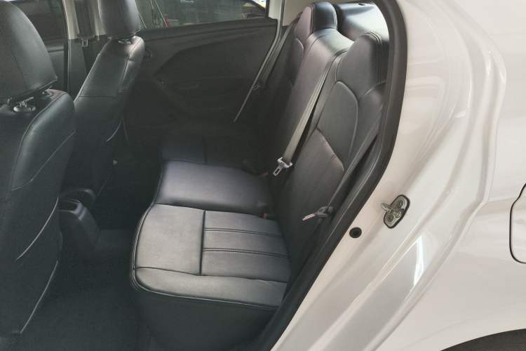 Used Peugeot 301 2016 1.6L Manual Comfort Edition Interior 4