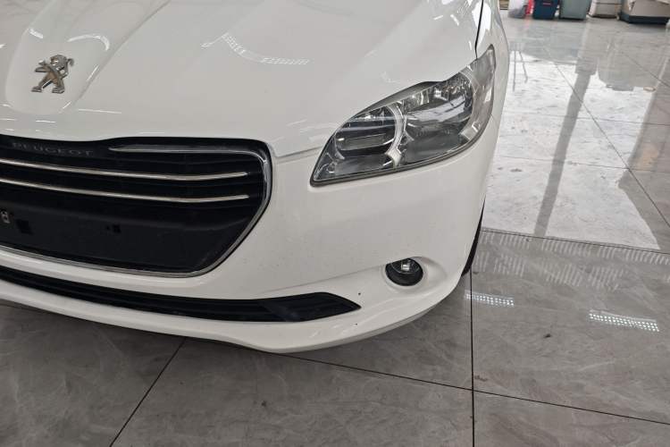 Used Peugeot 301 2016 1.6L Manual Happiness Edition Left Front Headlight