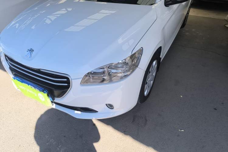 Used Peugeot 301 2016 1.6L Automatic Comfort Edition Left Front Headlight