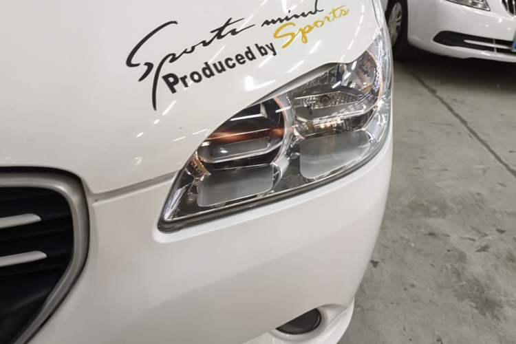 Used Peugeot 301 2016 1.6L Manual Happiness Edition Left Front Headlight