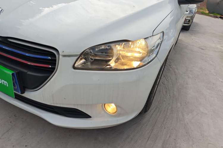 Used Peugeot 301 2016 1.6L Automatic Comfort Edition Left Front Headlight