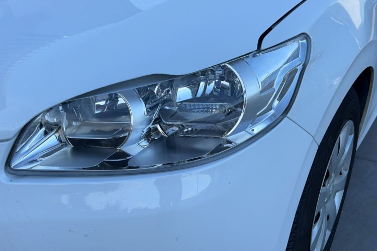 Used Peugeot 301 2016 1.6L Manual Happiness Edition Left Front Headlight