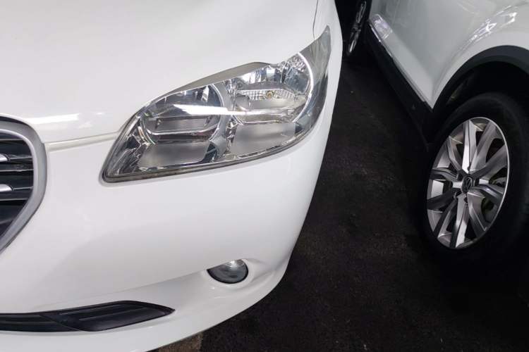 Used Peugeot 301 2016 1.6L Manual Comfort Edition Left Front Headlight
