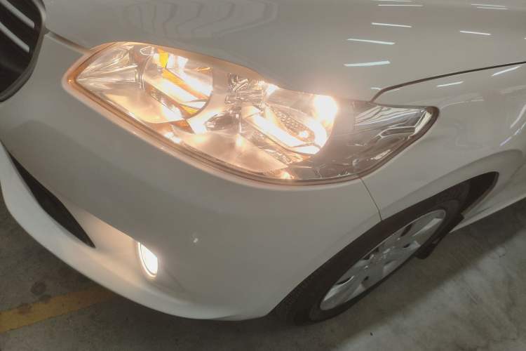 Used Peugeot 301 2016 1.6L Automatic Comfort Edition Left Front Headlight