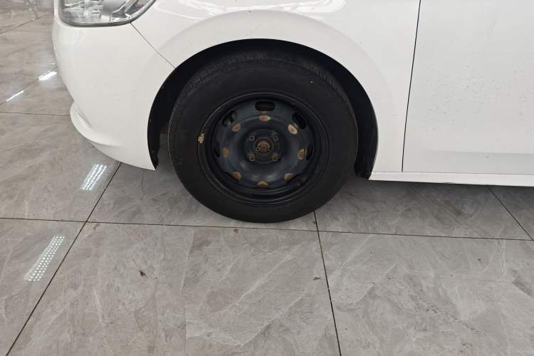 Used Peugeot 301 2016 1.6L Manual Happiness Edition Left Front Wheel Hub