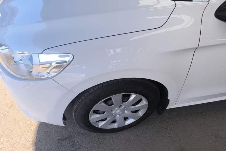 Used Peugeot 301 2016 1.6L Automatic Comfort Edition Left Front Wheel Hub