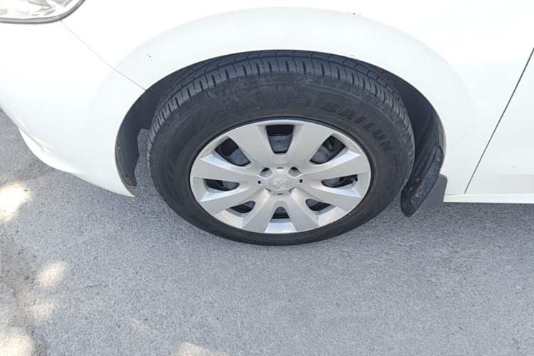 Used Peugeot 301 2016 1.6L Manual Comfort Edition Left Front Wheel Hub