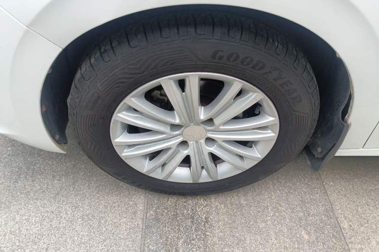 Used Peugeot 301 2016 1.6L Automatic Comfort Edition Left Front Wheel Hub