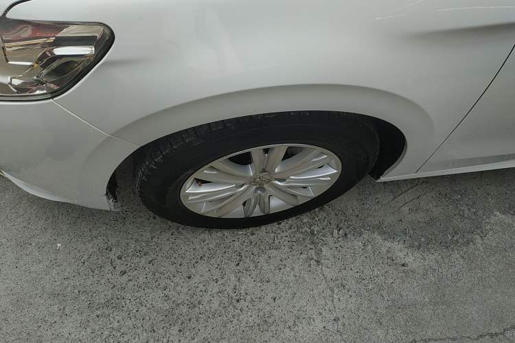 Used Peugeot 301 2016 1.6L Manual Happiness Edition Left Front Wheel Hub