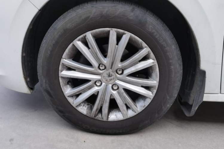 Used Peugeot 301 2016 1.6L Manual Happiness Edition Left Front Wheel Hub