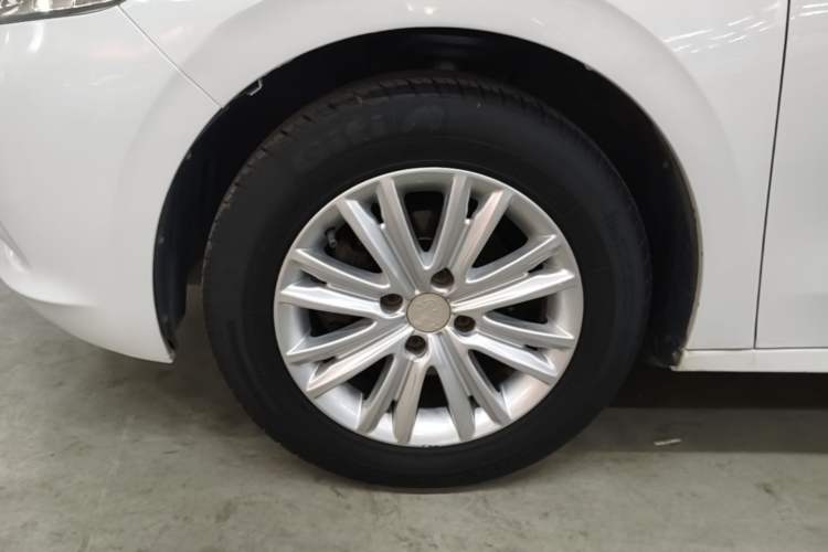 Used Peugeot 301 2016 1.6L Manual Happiness Edition Left Front Wheel Hub