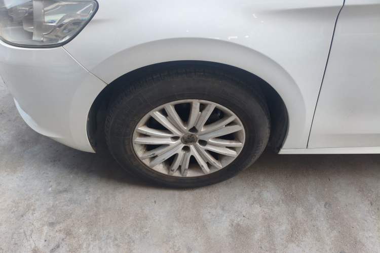 Used Peugeot 301 2016 1.6L Manual Comfort Edition Left Front Wheel Hub