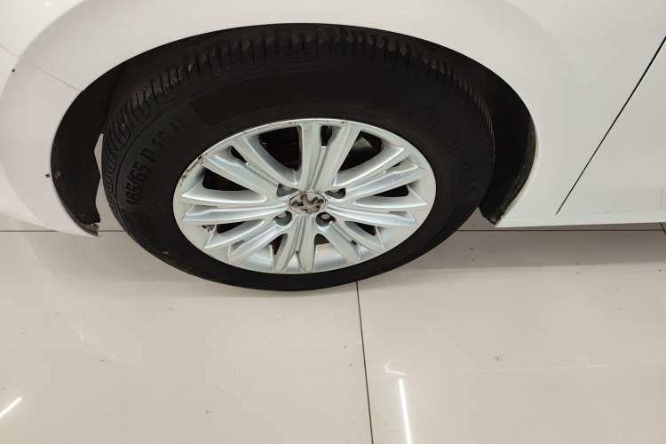Used Peugeot 301 2016 1.6L Automatic Comfort Edition Left Front Wheel Hub