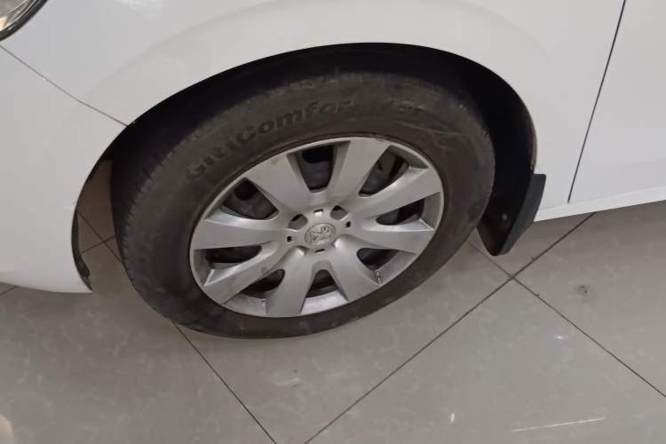 Used Peugeot 301 2016 1.6L Manual Comfort Edition Left Front Wheel Hub