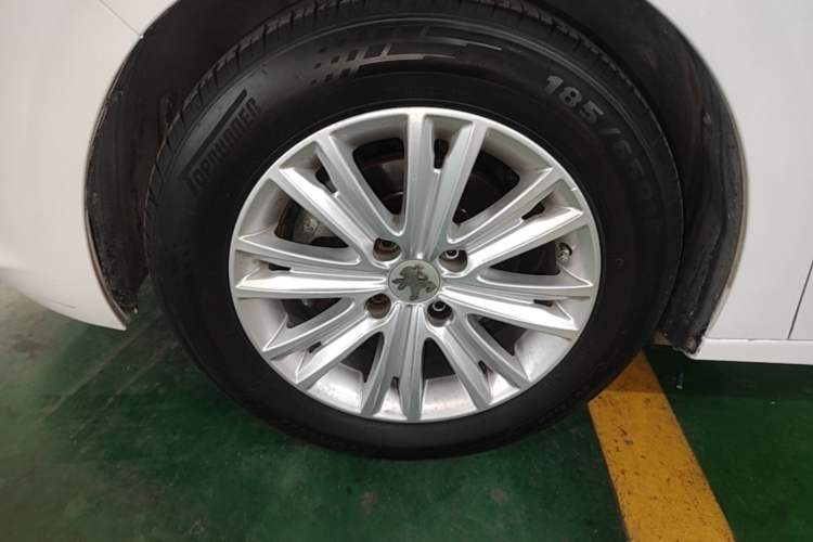 Used Peugeot 301 2016 1.6L Automatic Comfort Edition Left Front Wheel Hub