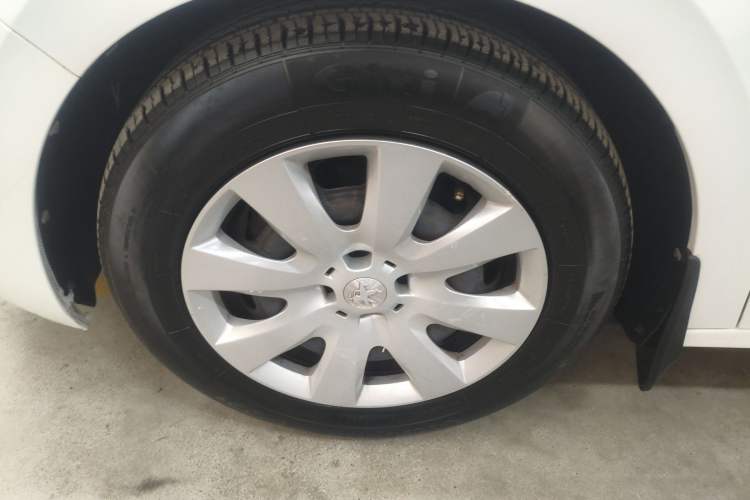 Used Peugeot 301 2016 1.6L Automatic Comfort Edition Left Front Wheel Hub