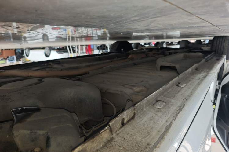 Used Peugeot 301 2016 1.6L Manual Happiness Edition Left Side Sill