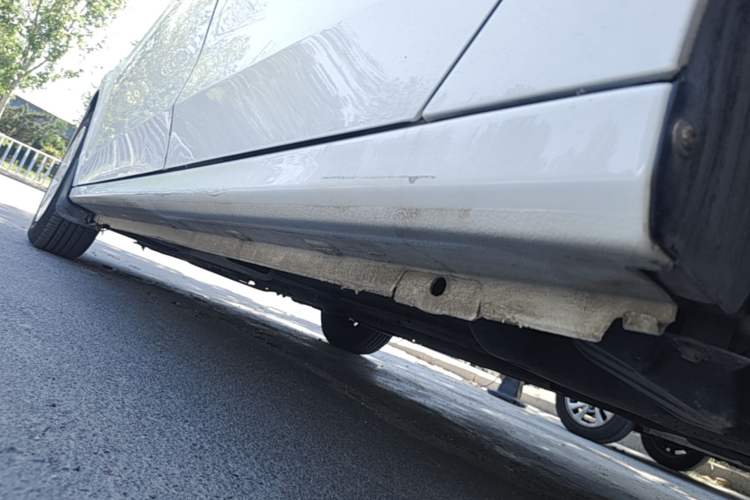 Used Peugeot 301 2016 1.6L Manual Comfort Edition Left Side Sill