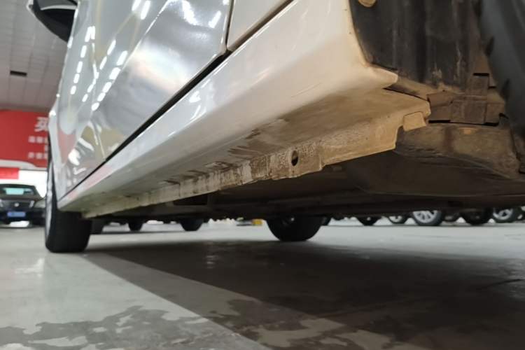 Used Peugeot 301 2016 1.6L Manual Happiness Edition Left Side Sill