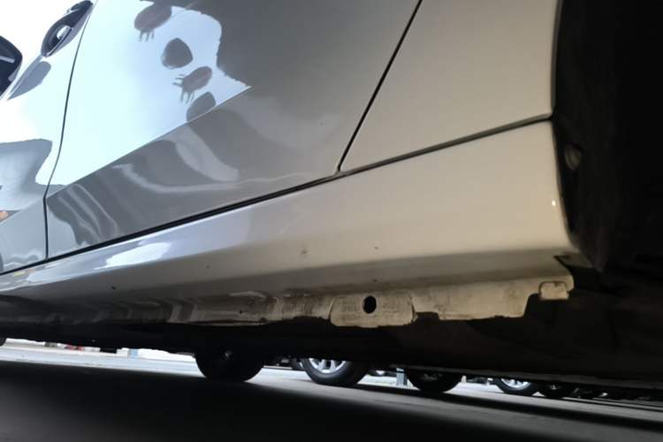 Used Peugeot 301 2016 1.6L Manual Comfort Edition Left Side Sill