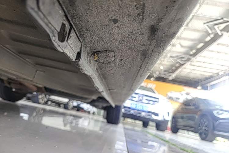 Used Peugeot 301 2016 1.6L Automatic Comfort Edition Left Side Sill