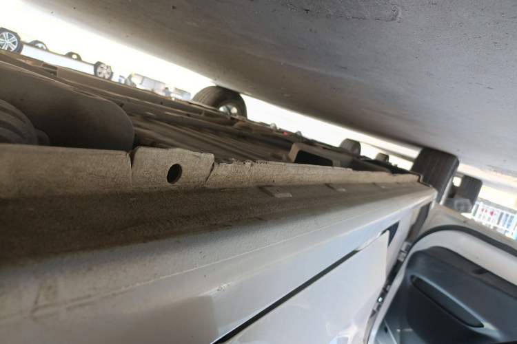 Used Peugeot 301 2016 1.6L Manual Happiness Edition Left Side Sill