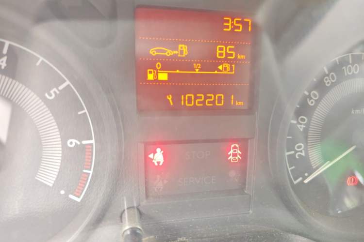 Used Peugeot 301 2016 1.6L Manual Comfort Edition Odometer Close Up