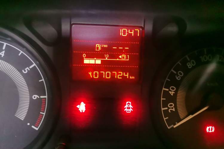 Used Peugeot 301 2016 1.6L Manual Comfort Edition Odometer Close Up