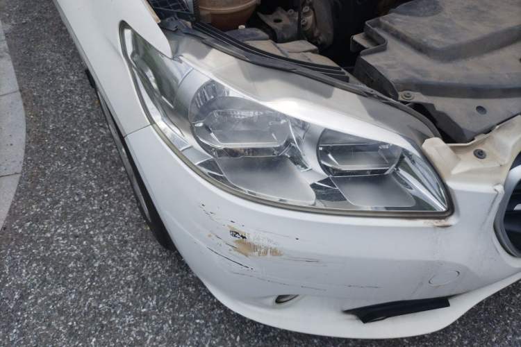 Used Peugeot 301 2016 1.6L Manual Comfort Edition Right Front Headlight