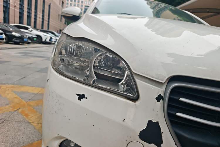 Used Peugeot 301 2016 1.6L Automatic Comfort Edition Right Front Headlight