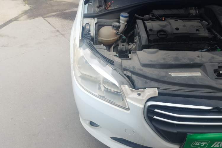 Used Peugeot 301 2016 1.6L Manual Comfort Edition Right Front Headlight