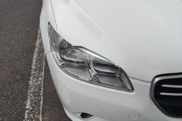 Used Peugeot 301 2016 1.6L Manual Comfort Edition Right Front Headlight